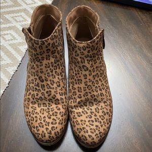 Girls size 4 cheetah booties